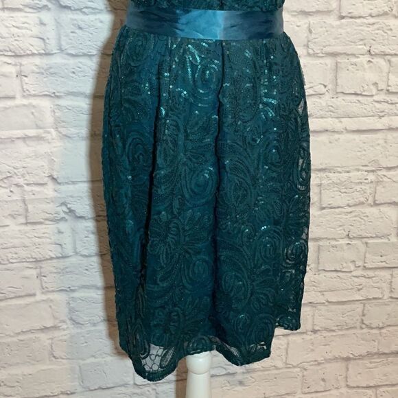 LE Chateau Sequin Soutache Shift Cocktail Dress Size XXS - Picture 5 of 15